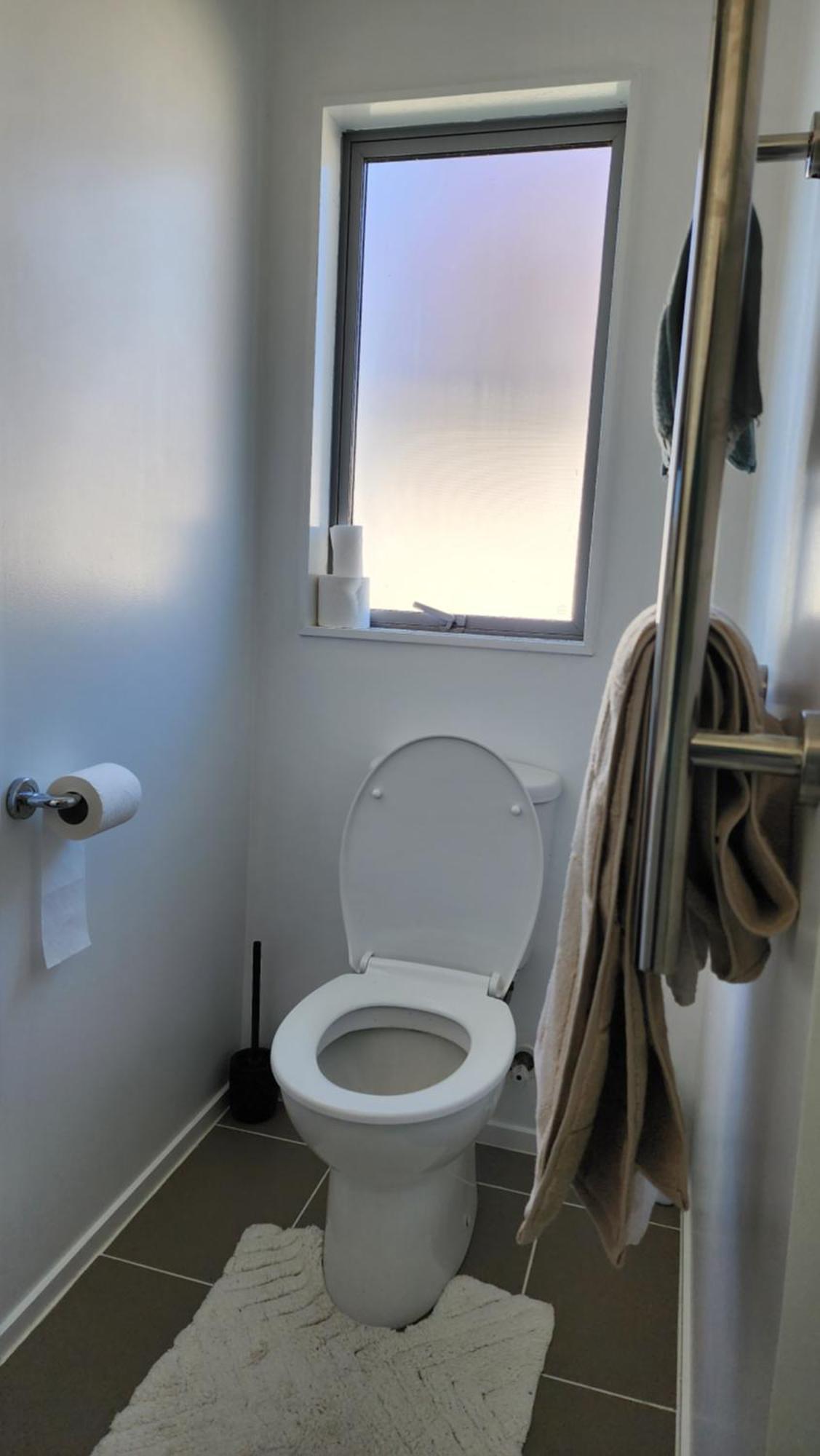 Oaktree Entire Holiday Home, Sleeps 8 To12 Rotorua Extérieur photo