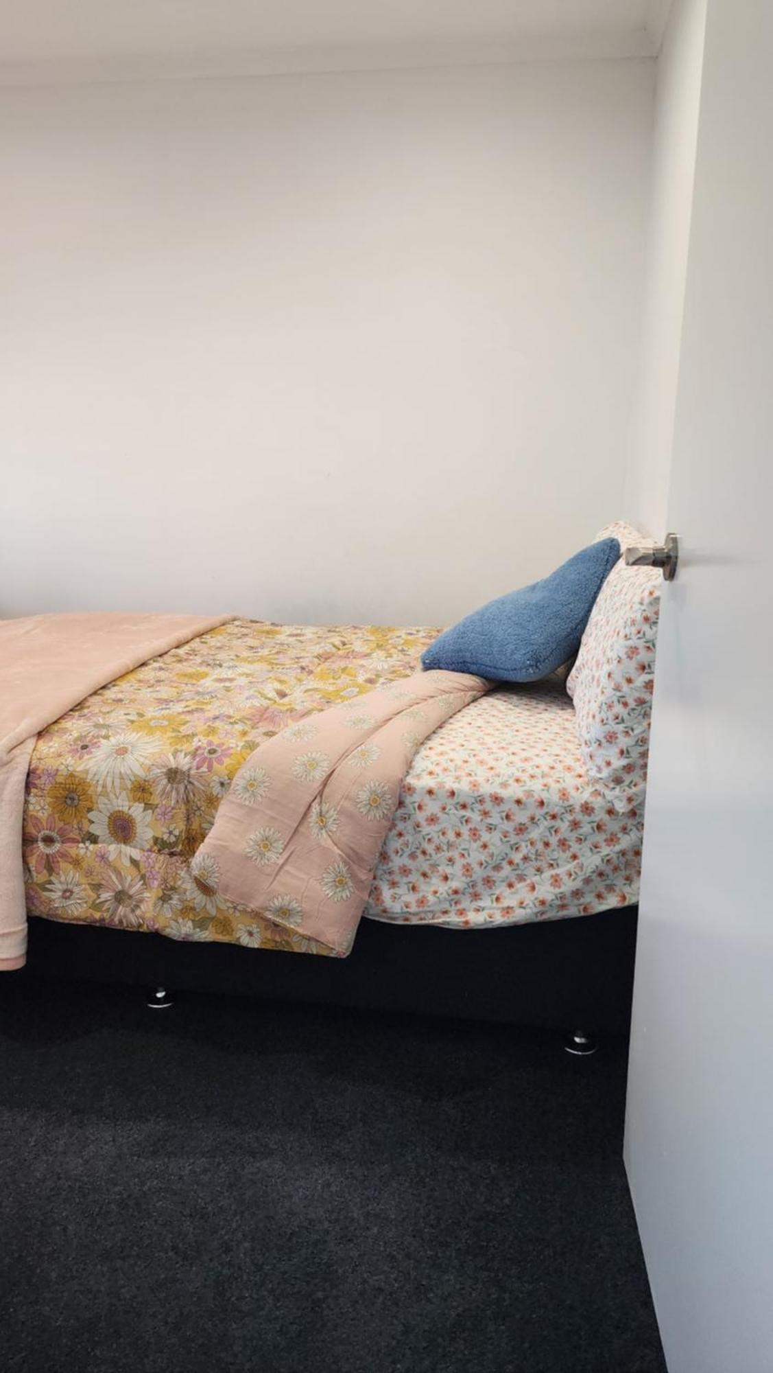 Oaktree Entire Holiday Home, Sleeps 8 To12 Rotorua Extérieur photo